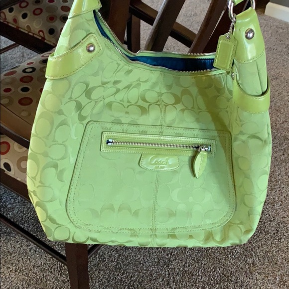 Great Coach purse, only used a few times. - Picture 6 of 6